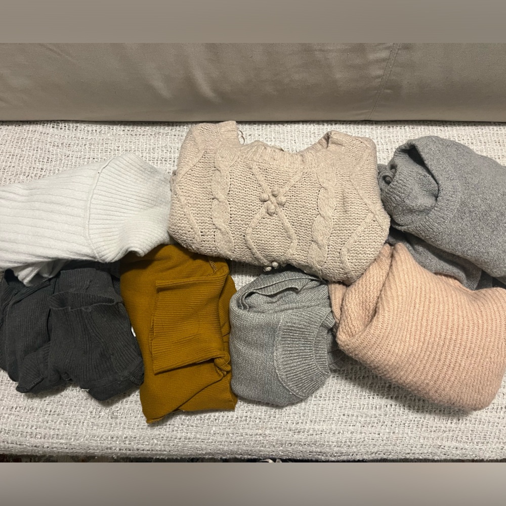 Women’s sweater bundle- XS to S sizes